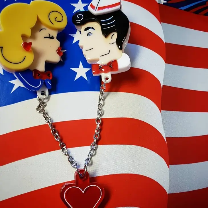 Belle & Beau Kiss Rockabilly Brooch-Novelty Pin