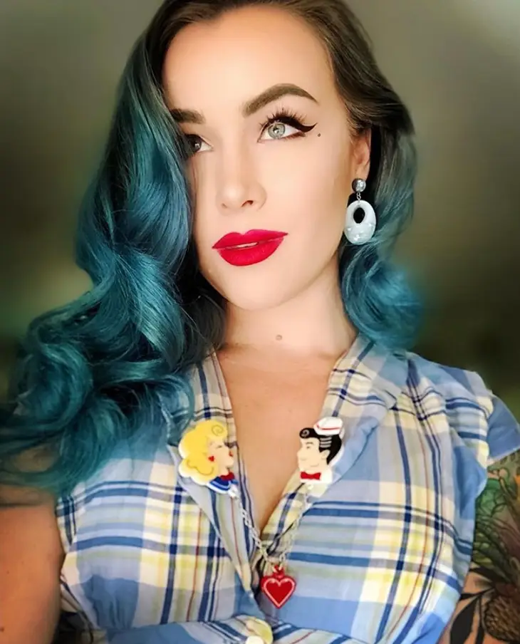 Belle & Beau Kiss Rockabilly Brooch-Novelty Pin