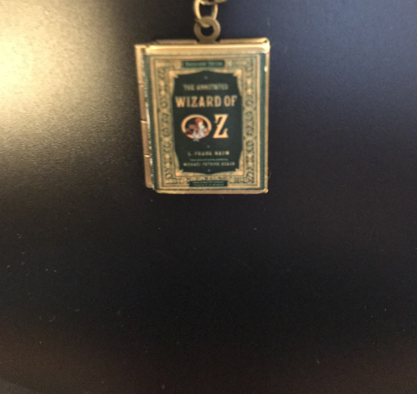 Book Locket "Wizard of Oz" Keychain Bronze