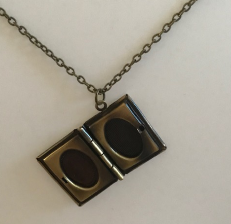 Book Locket "Wizard of Oz" Keychain Bronze