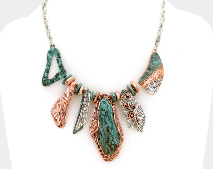 Tri-tone abstract hammered metal link necklace