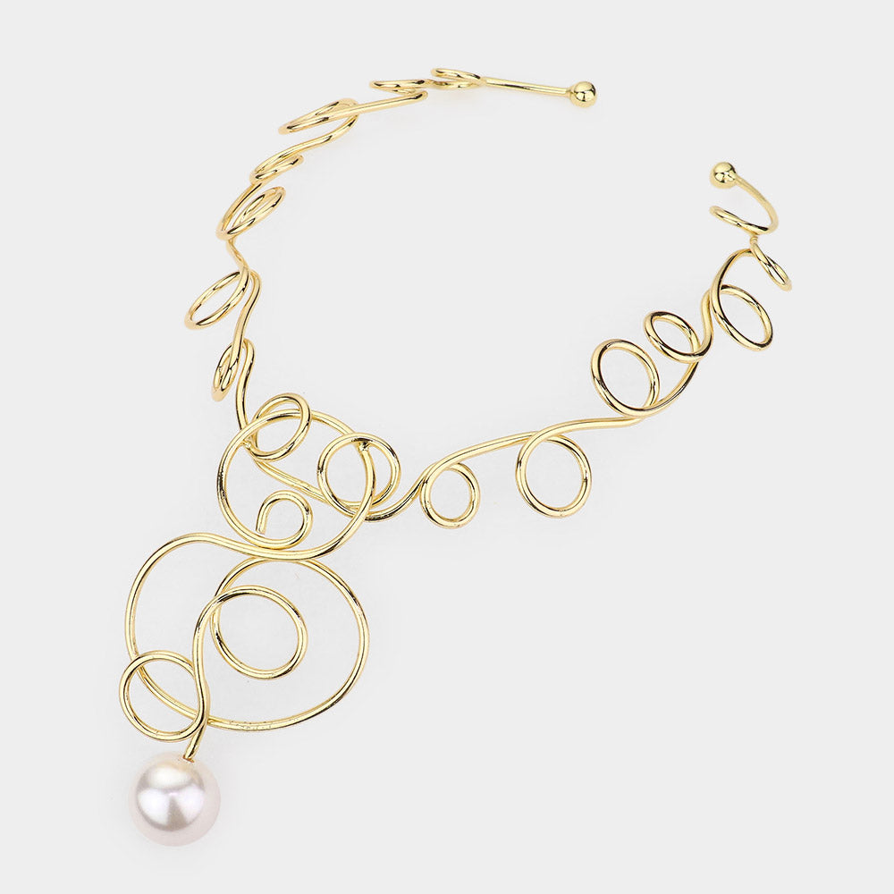 Pearl Accented Twisted Metal Necklace Gold