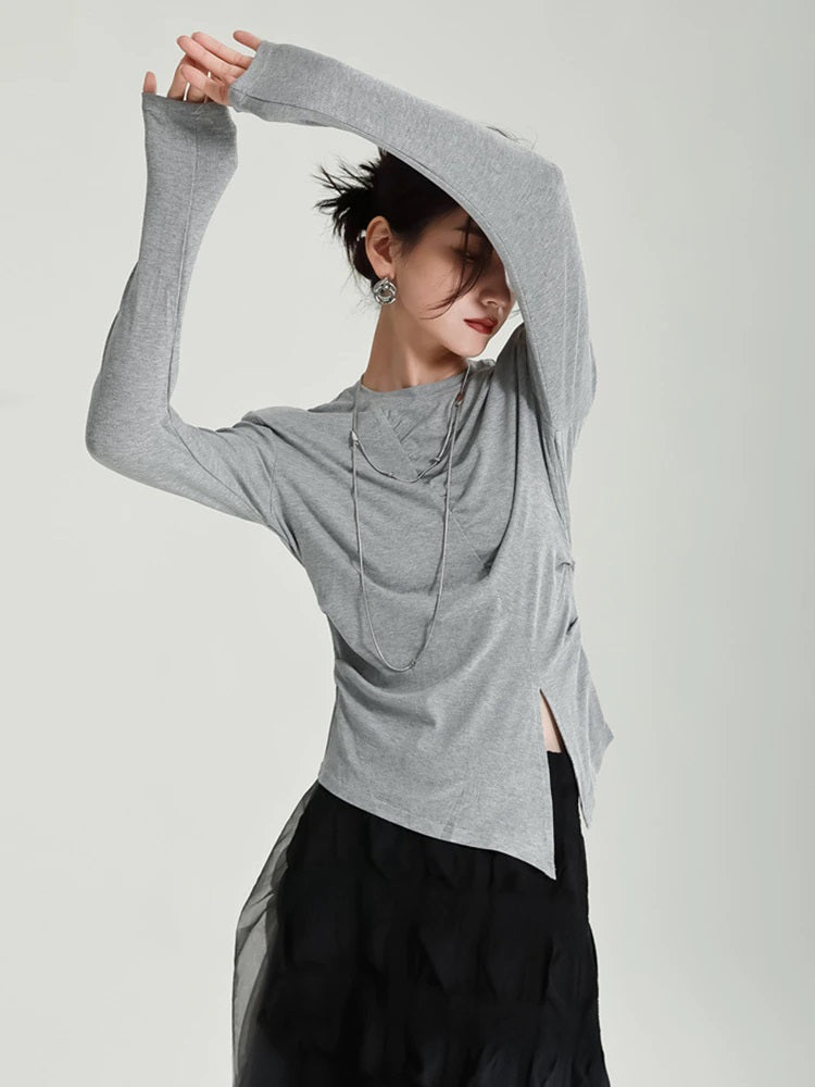 V-Hem Long Sleeve Tee with Seam Décor in Gray
