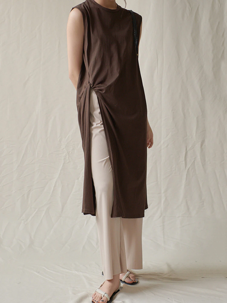Sleeveless Long Crew Neck Tee w/ Side Slit and Knot Detail in Coffee
