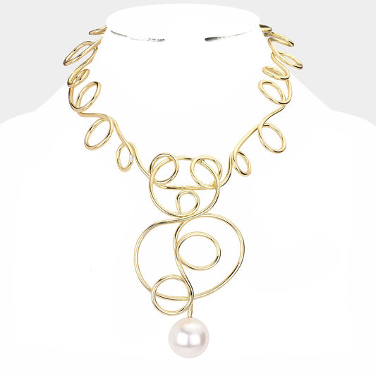 Pearl Accented Twisted Metal Necklace Gold