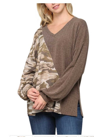 Two Tone Knit and Camo Print V-Neck Top by Vanilla